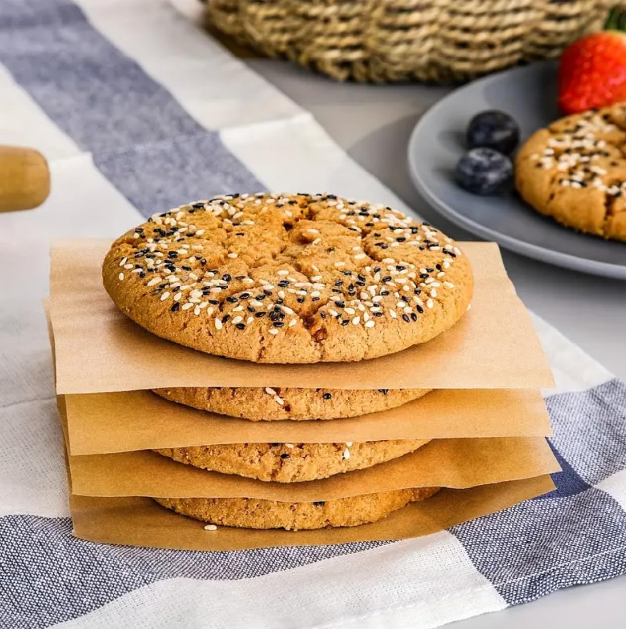 Comfylife 200 Parchment Sheets - No Curl, No Tear, No Burn Baking Paper (10 x 15 inch) - Precut, Unbleached Parchment Paper for Baking & Cooking