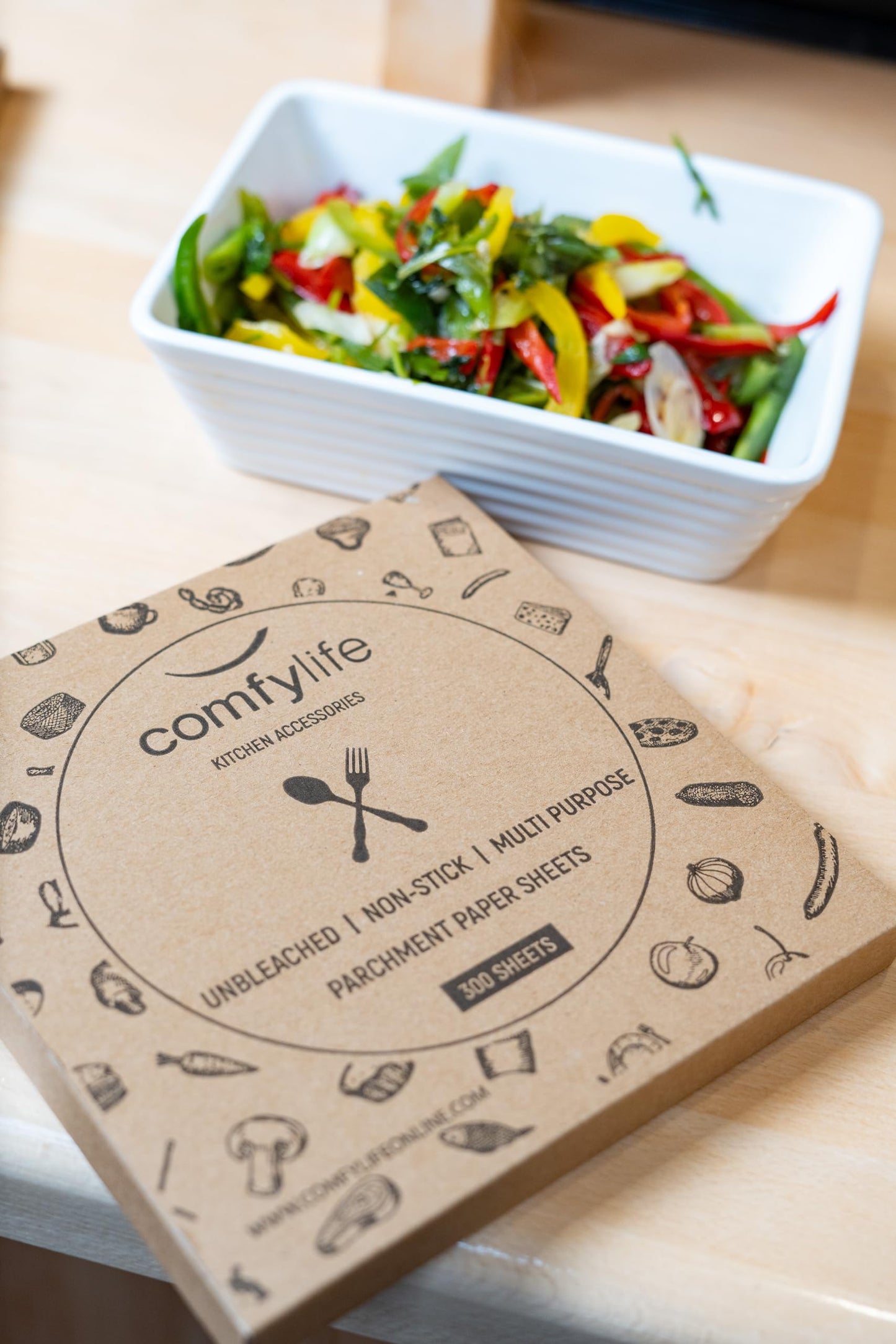 Comfylife 200 Parchment Sheets - No Curl, No Tear, No Burn Baking Paper (10 x 15 inch) - Precut, Unbleached Parchment Paper for Baking & Cooking